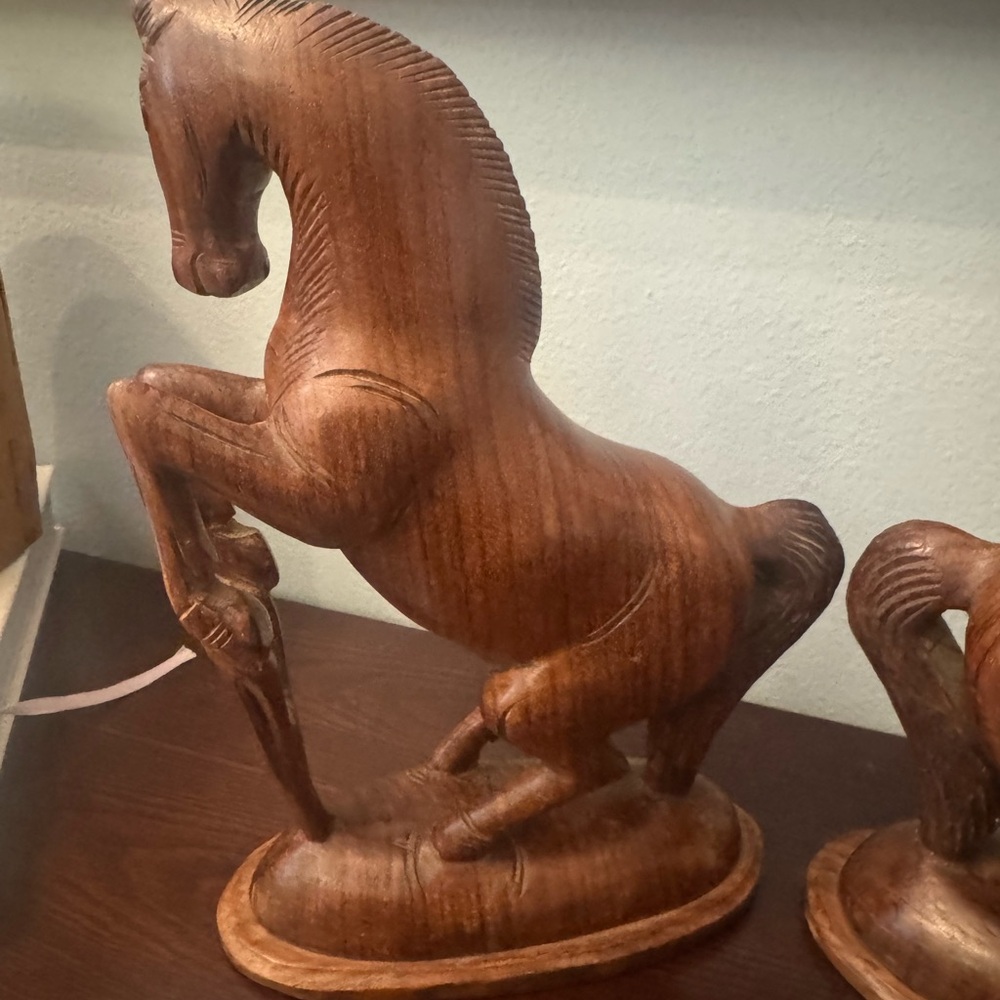 Vintage Equestrian Pair of Carved Wooden Horse Figurines - Beautiful! - Picture 6 of 15